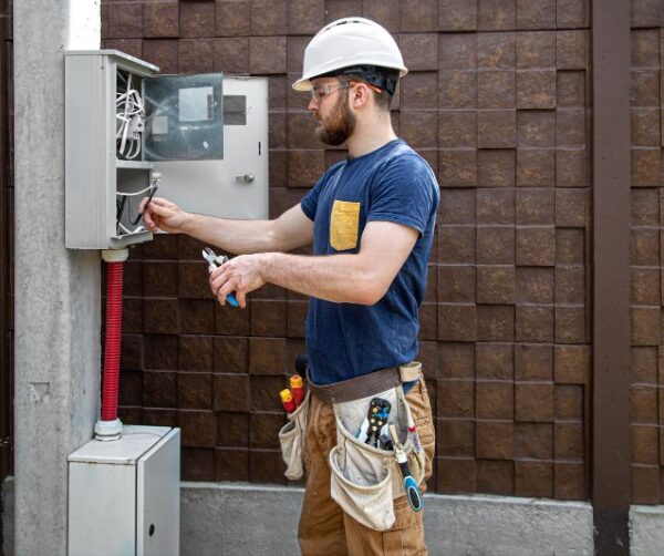 uso de un sensor de corriente eléctrica